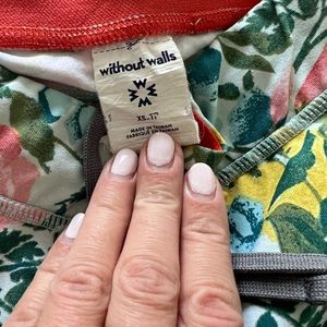 Without Walls Floral Cropped Leggings Large